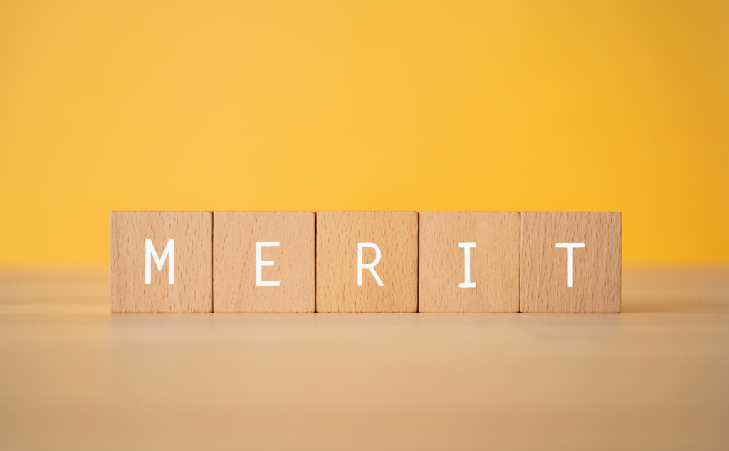 業者を利用して遺品整理を行うメリットと選び方