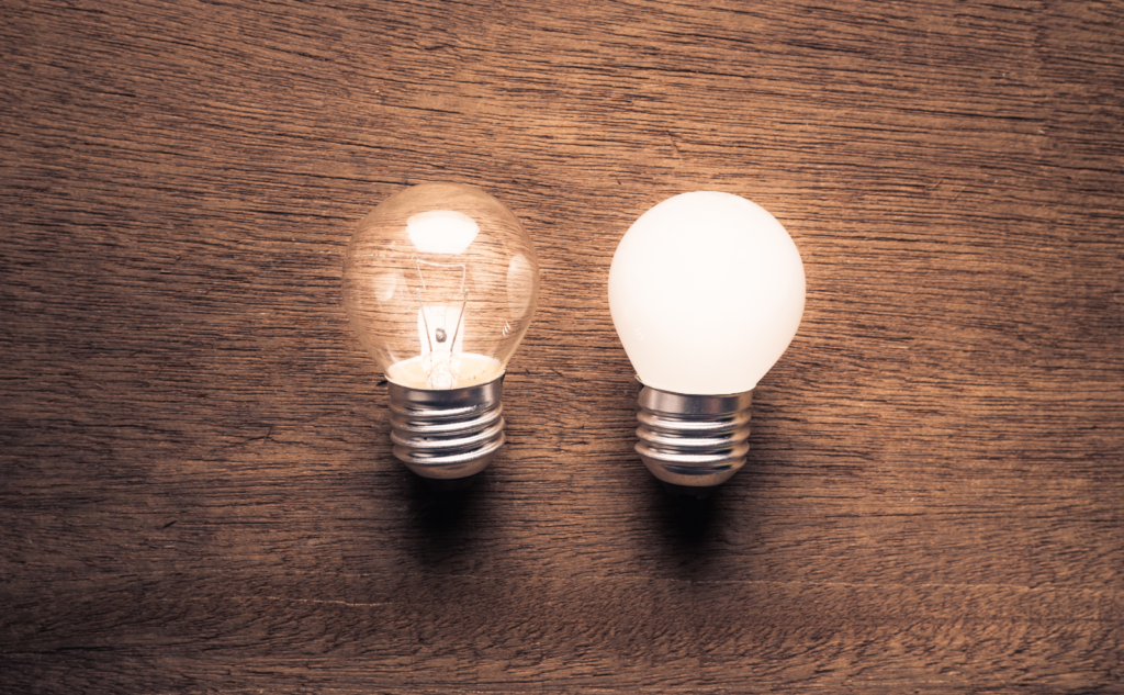 どこに依頼するべき？骨董品買取業者と遺品整理業者の違い