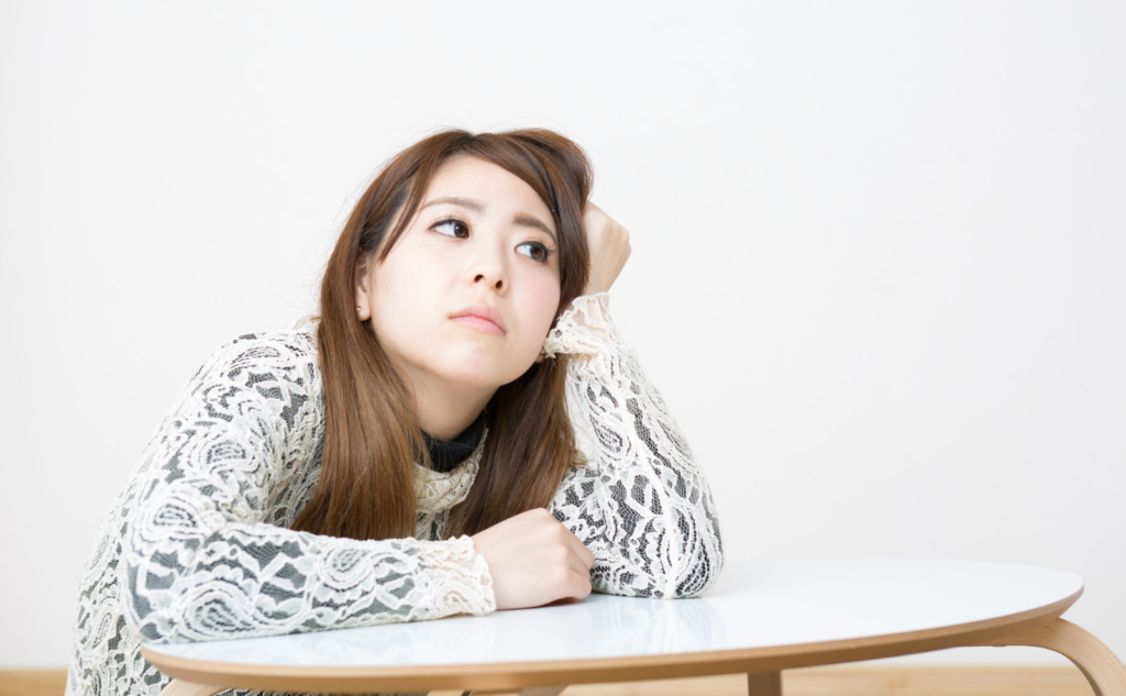 自分で遺品整理するべきか業者へ依頼するべきか